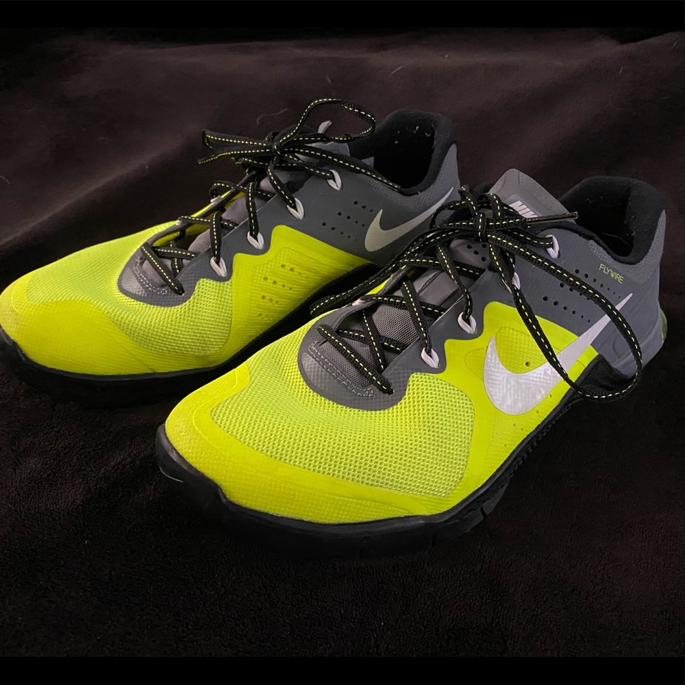 Women’s size 9 Nike metcon